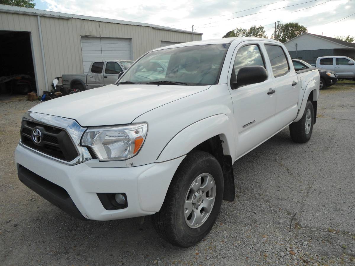 2015 Toyota Tacoma 4 Door 4WD