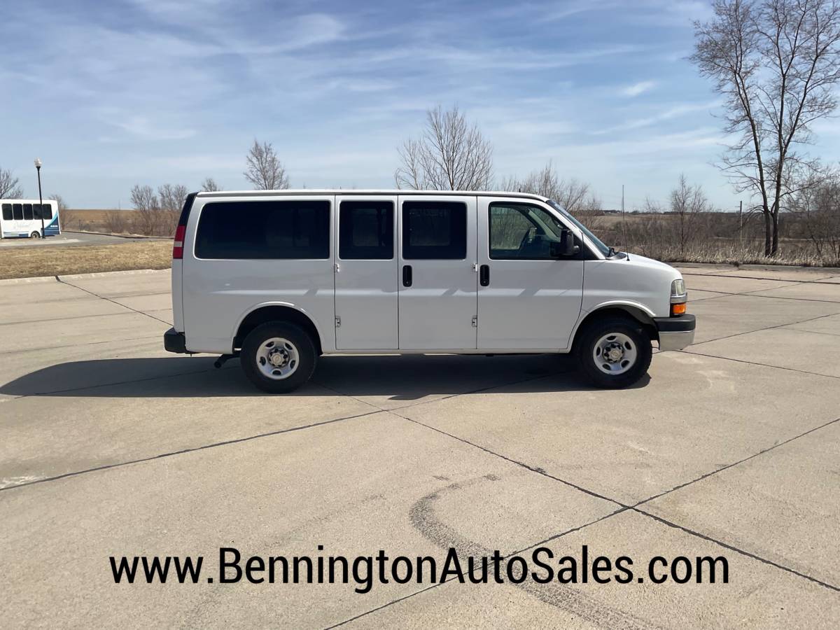 2011 Chevrolet Passenger 1LT - 6.0L/80K MILES - Financing Available