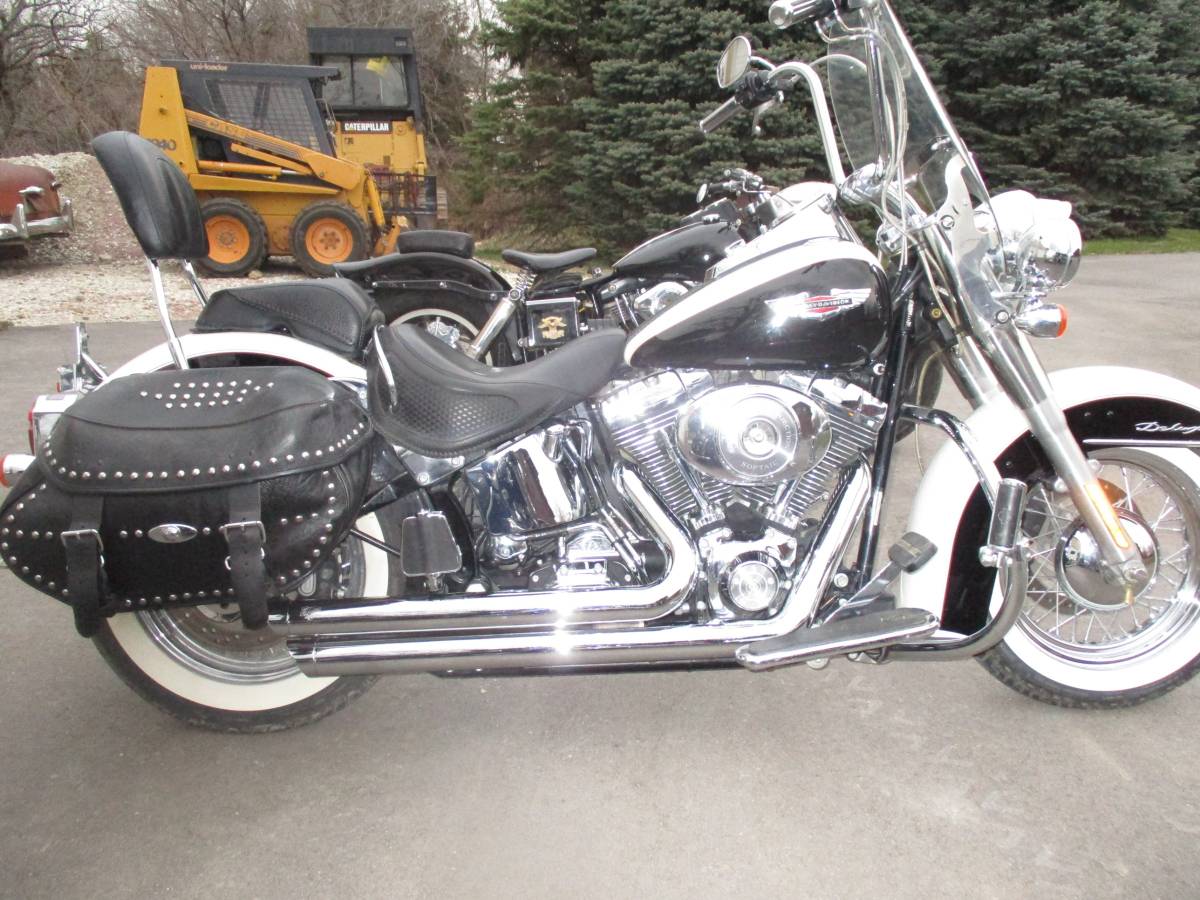 05 Harley Deluxe