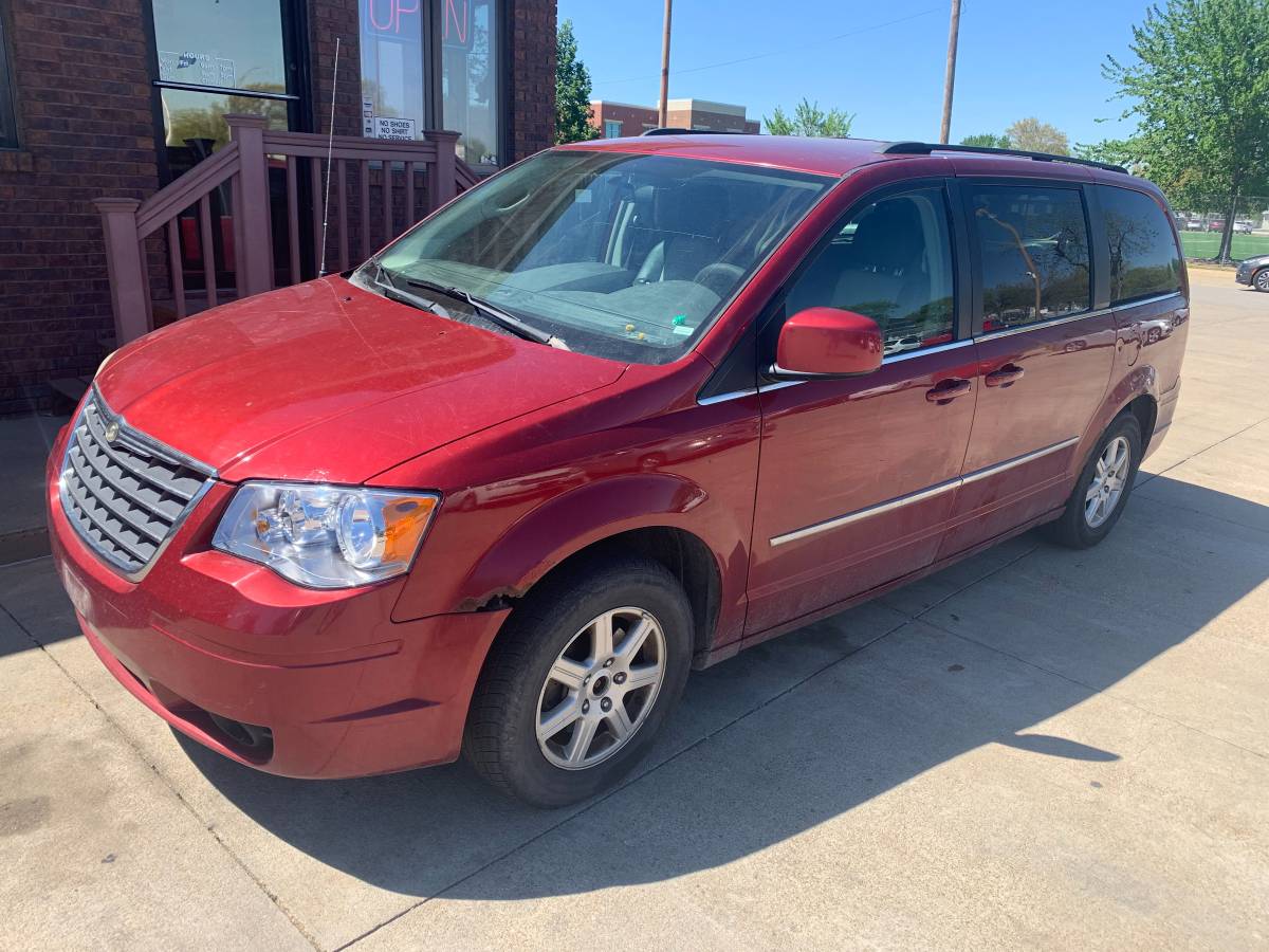 2010 Chrysler Town & Country