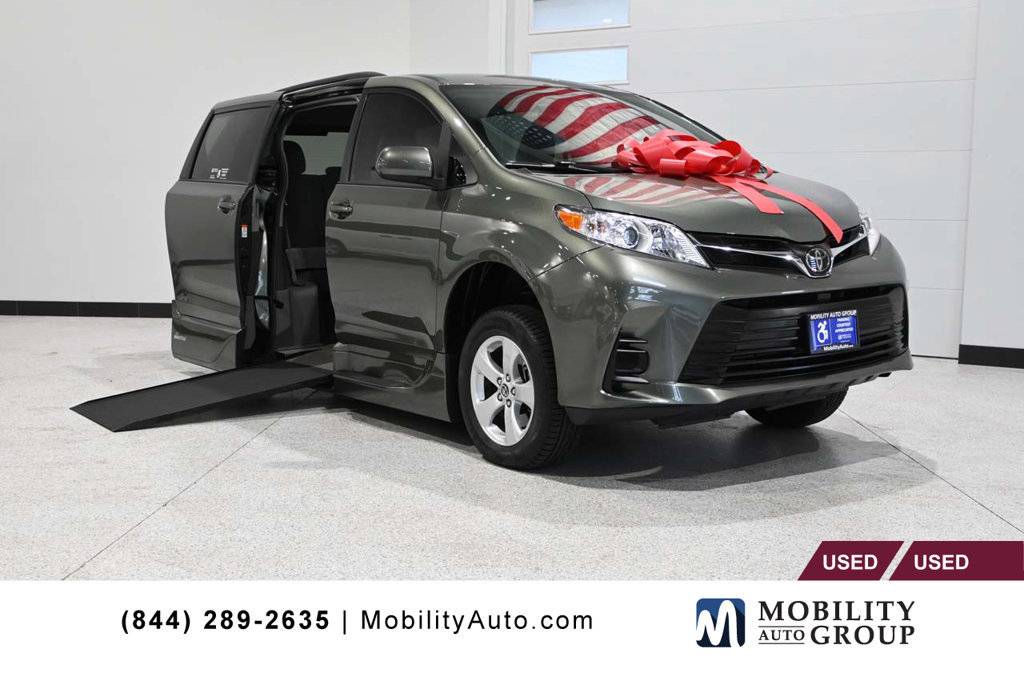 2019 Toyota Sienna LE Mobility FWD 7-Passenger Mob
