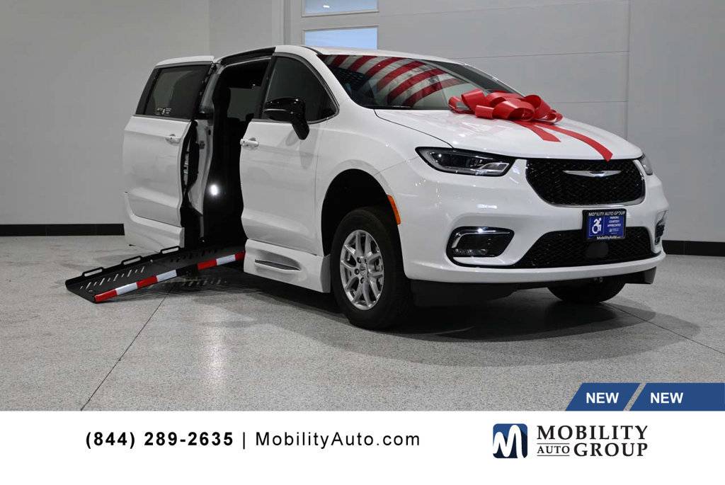 2024 Chrysler Pacifica Touring FWD WHITE