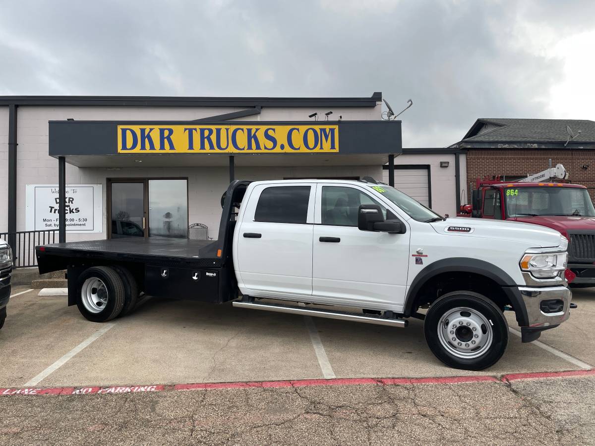 2024 RAM 5500 4X4 CREW CAB FLATBED 6.7L CUMMINS DIESEL