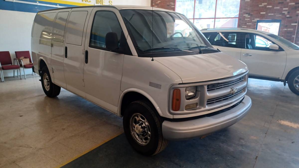 1999 Chevrolet 2500 express cargo van 39K