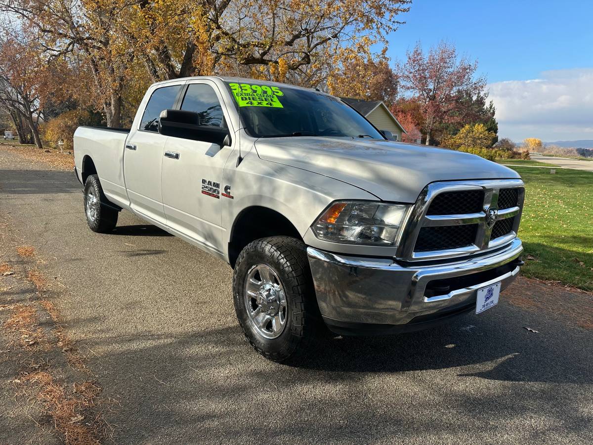 2017 Dodge Ram 6.7 Cumins 4x4 Extra Clean Diesel