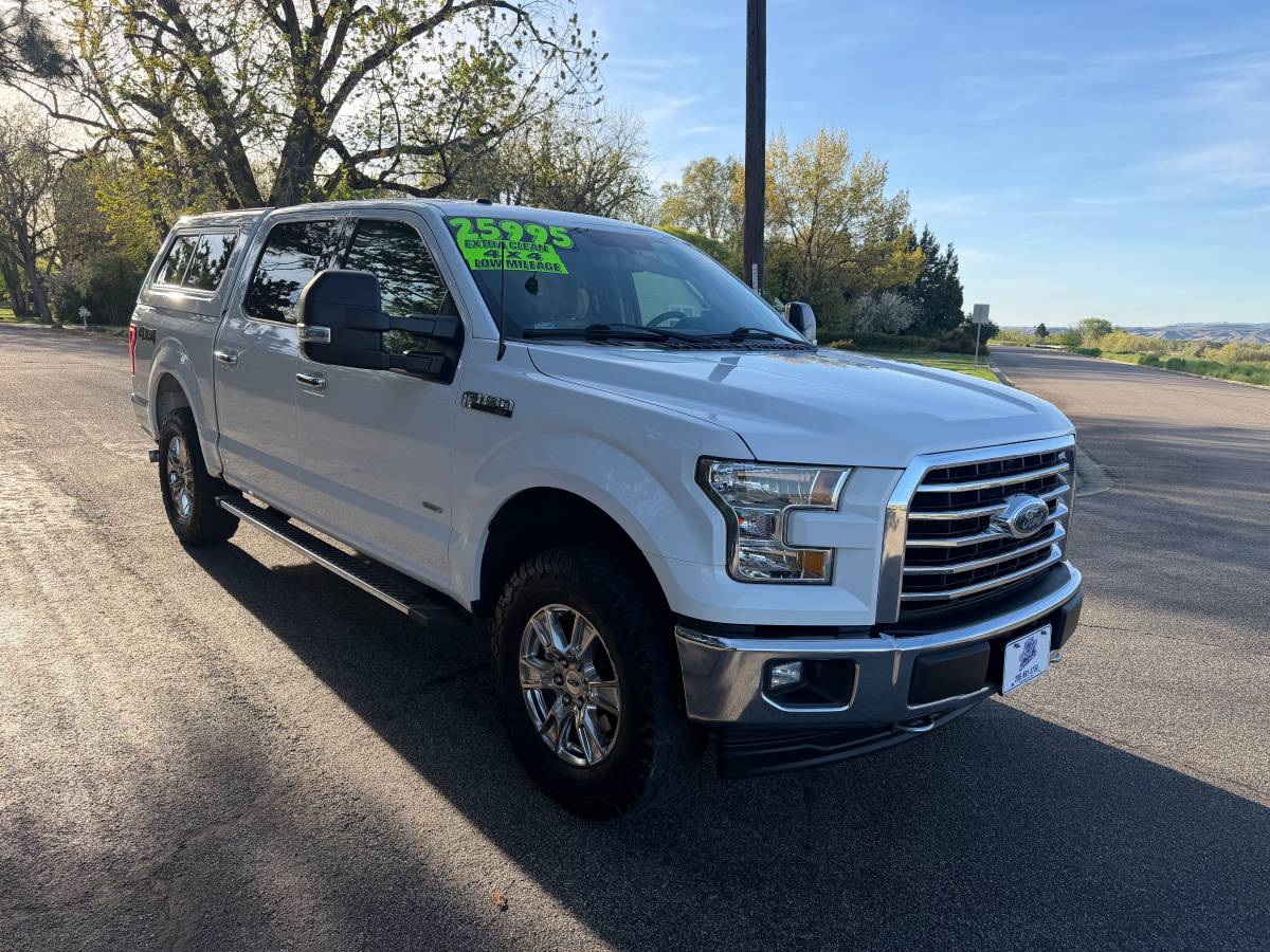 2017 Ford F150 3.5L XLT 4x4 Low Miles