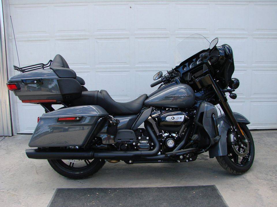 2022 Harley Davison Ultra Limited Low 114 Only 325 Miles Wow