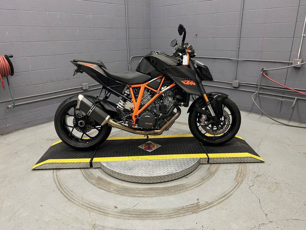 2015 KTM Super Duke 1290 R ABS V Twin 1301