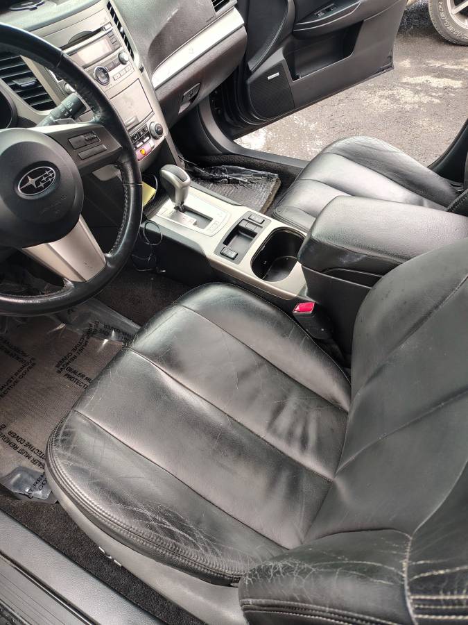 2010 Subaru outback, 2.5 Auto, 138k