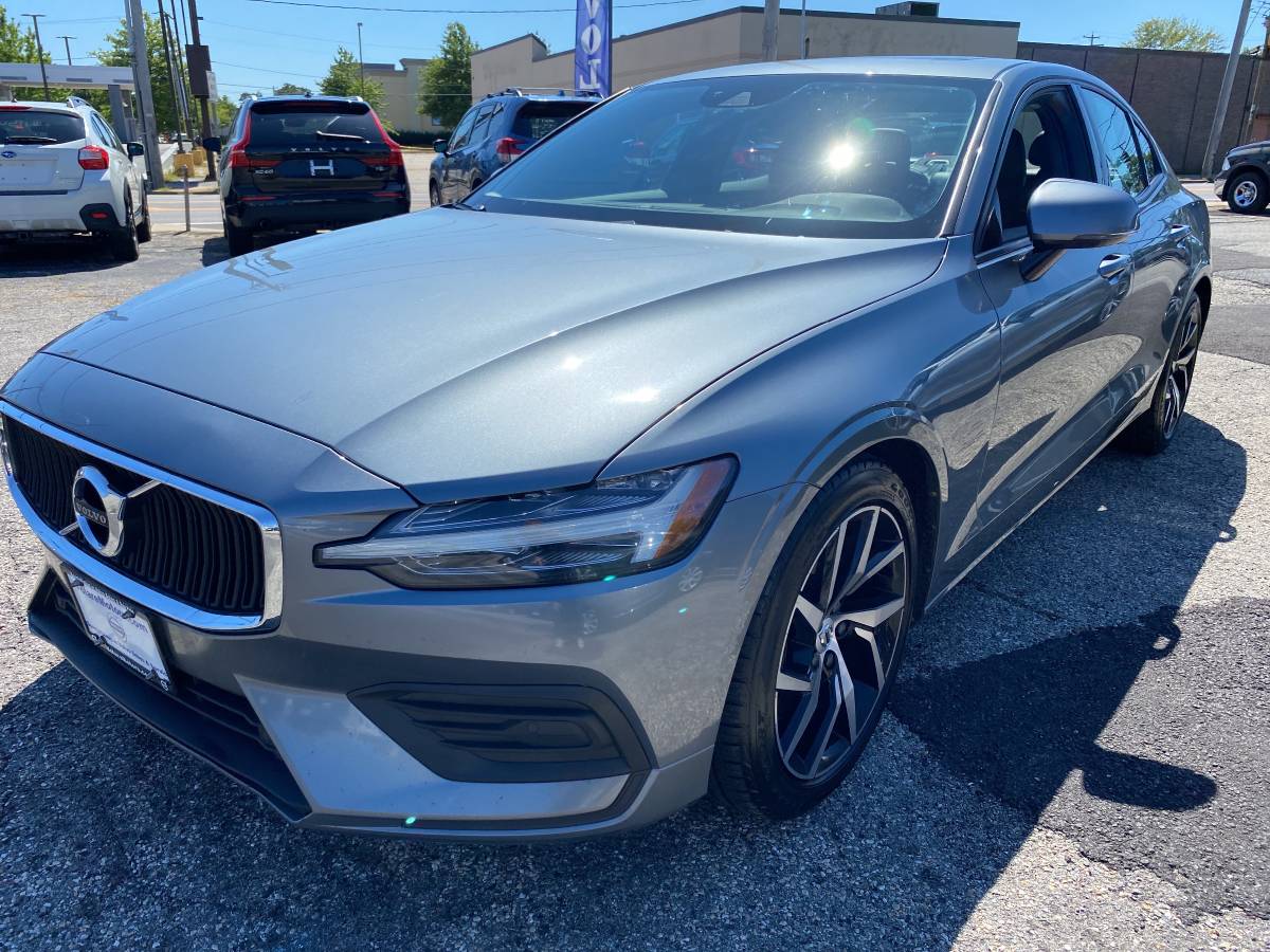 2019 Volvo S60 T6 Momentum AWD