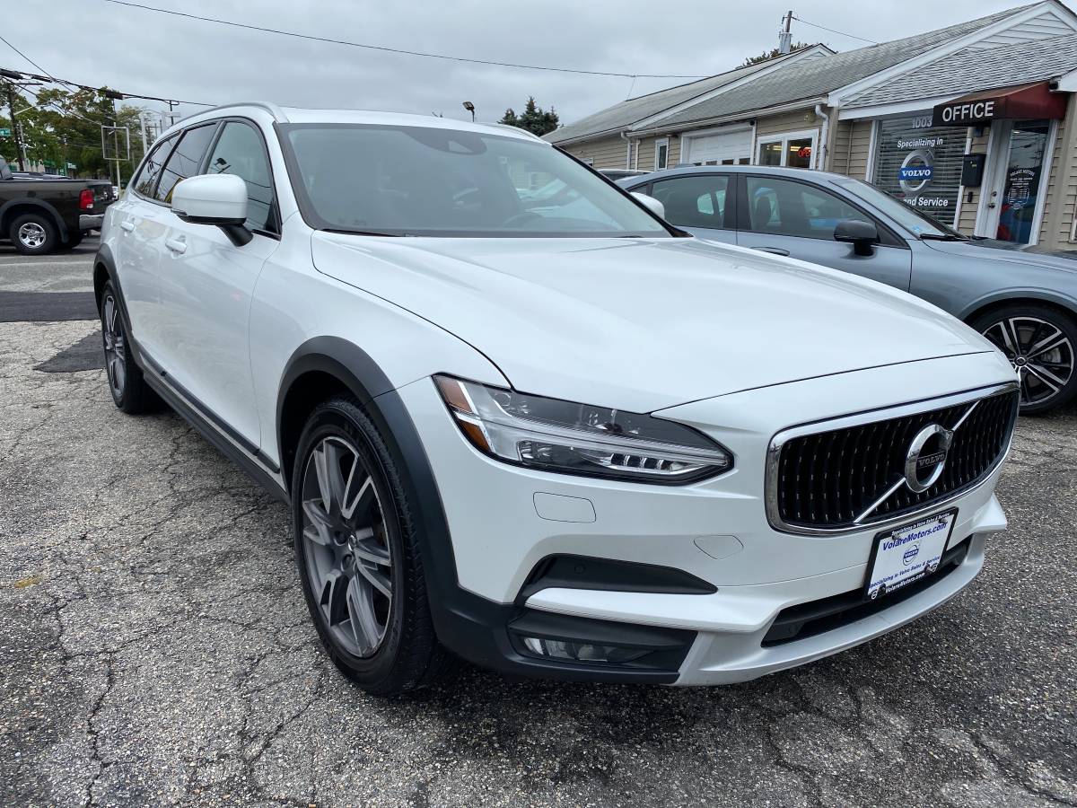2018 Volvo V90 T6 Cross Country AWD