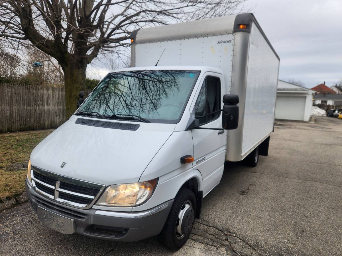 2004 Dodge 3500 Sprinter Diesel BOX truck 1 owner. Only 85k miles