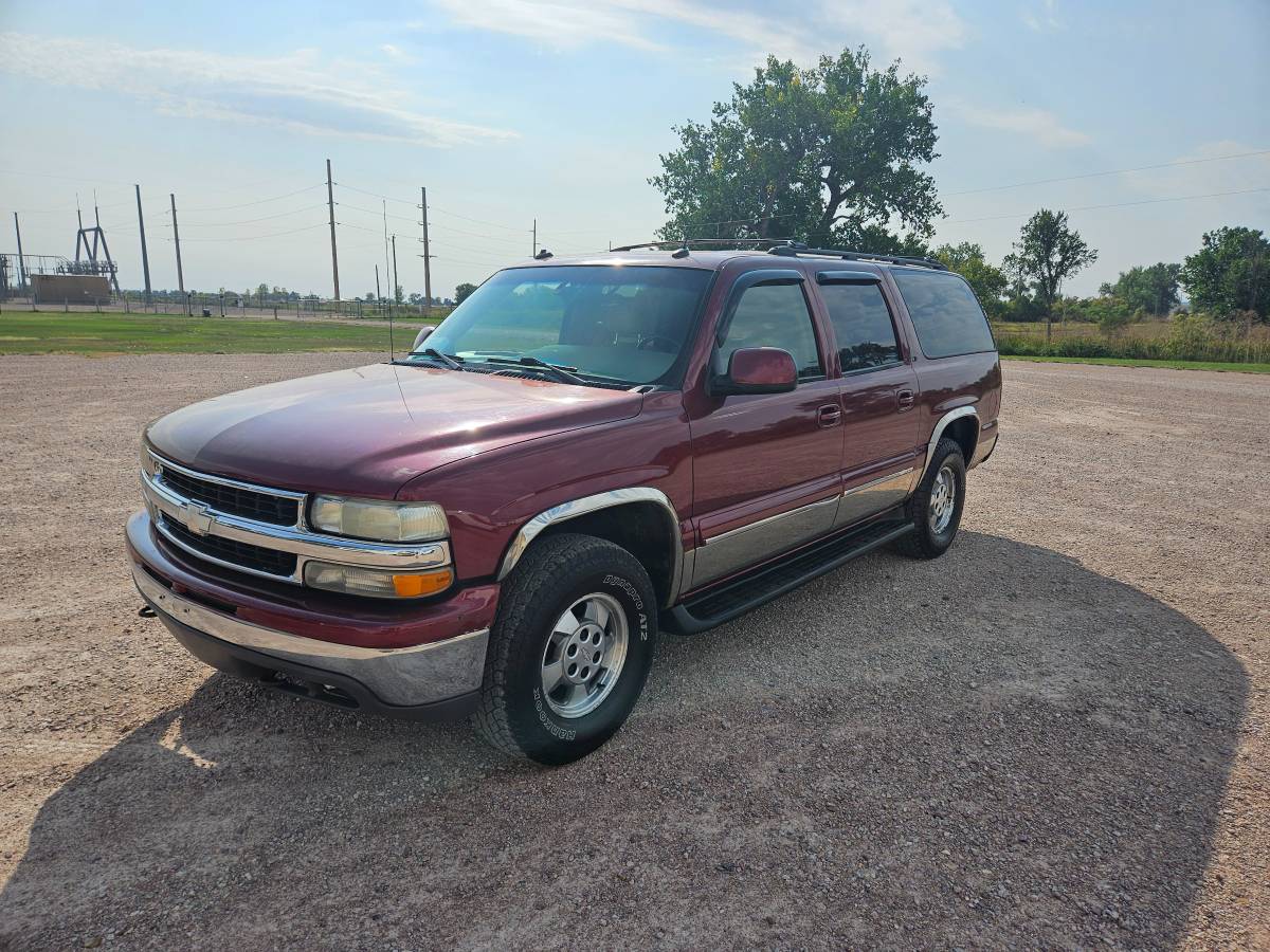 2003 SUBURBAN 4 X 4 CHEVROLET