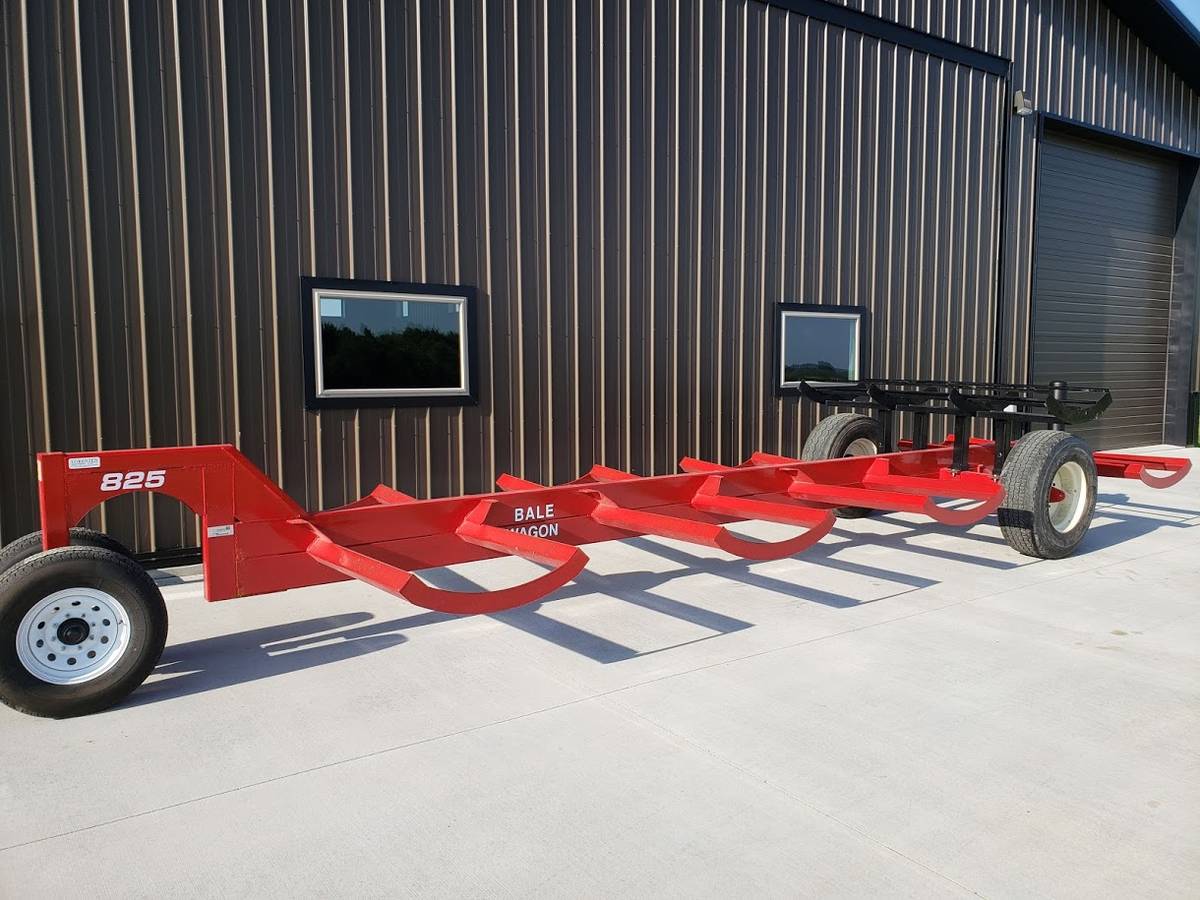 825 Bale Wagon - 10 Bale / 18,000lb Capacity