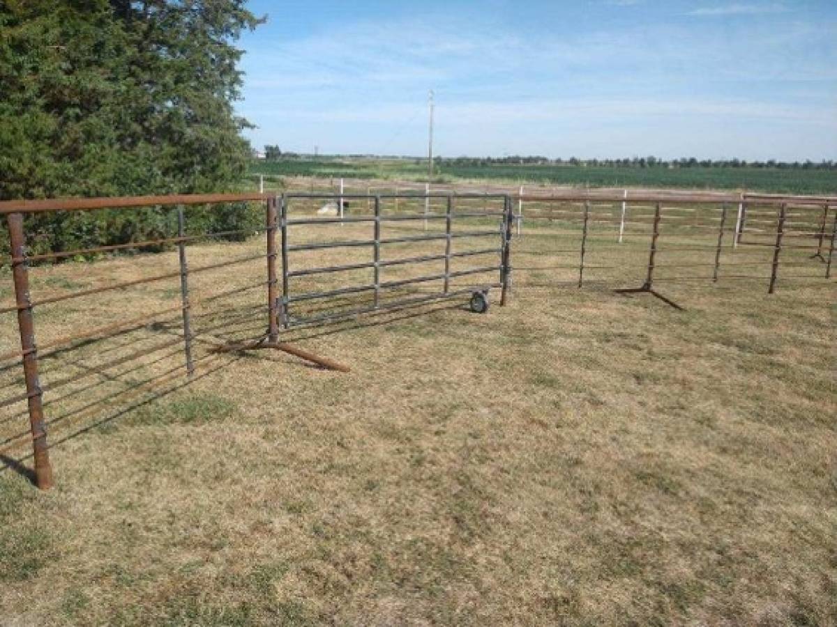 Freestanding Panels