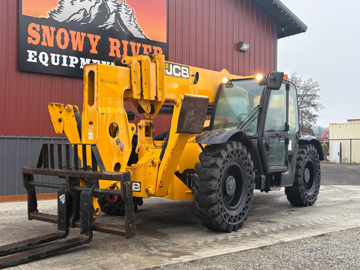 JCB 56' Lift Height Telehandler