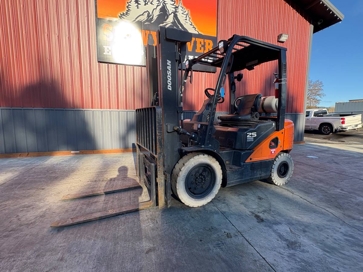 Forklift 4,600lb. Lift Capacity