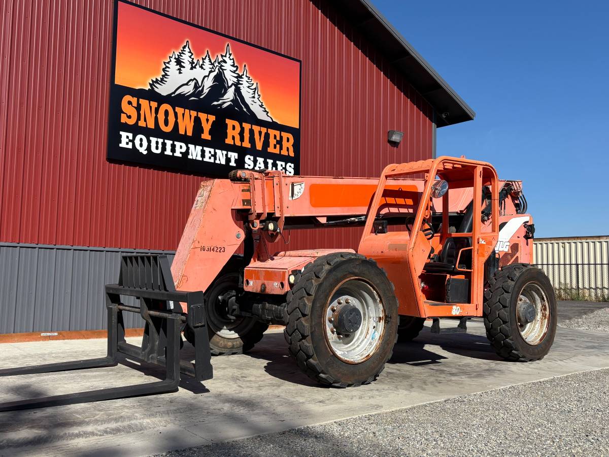 8042 SkyTrak Telehandler 8,000lb Lift Capacity