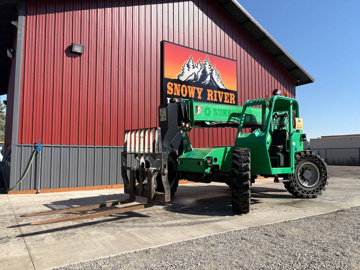 SkyTrak Telehandler 6,000lb. Lift Capacity