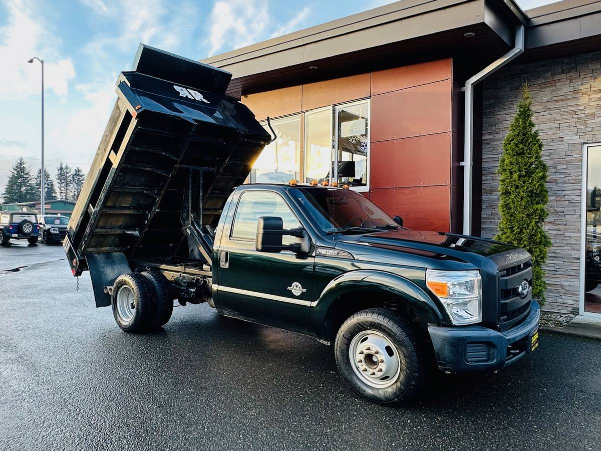 2015 Ford F350 hydraulic dump bed, only 11K miles, diesel, rwd