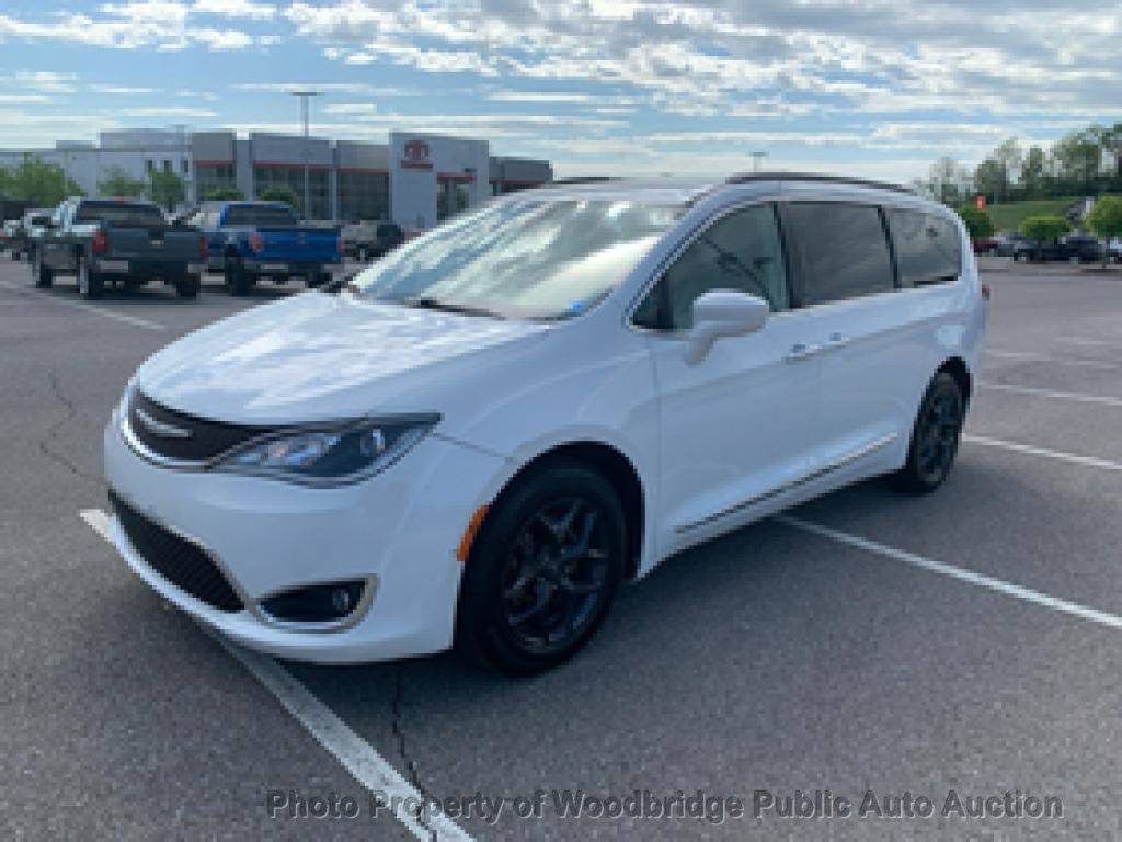2017 Chrysler Pacifica Touring-L 4dr Wagon Whi