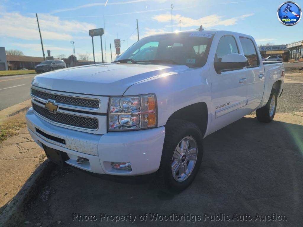 2013 Chevrolet Silverado 1500 4WD Crew Cab 143.5 L
