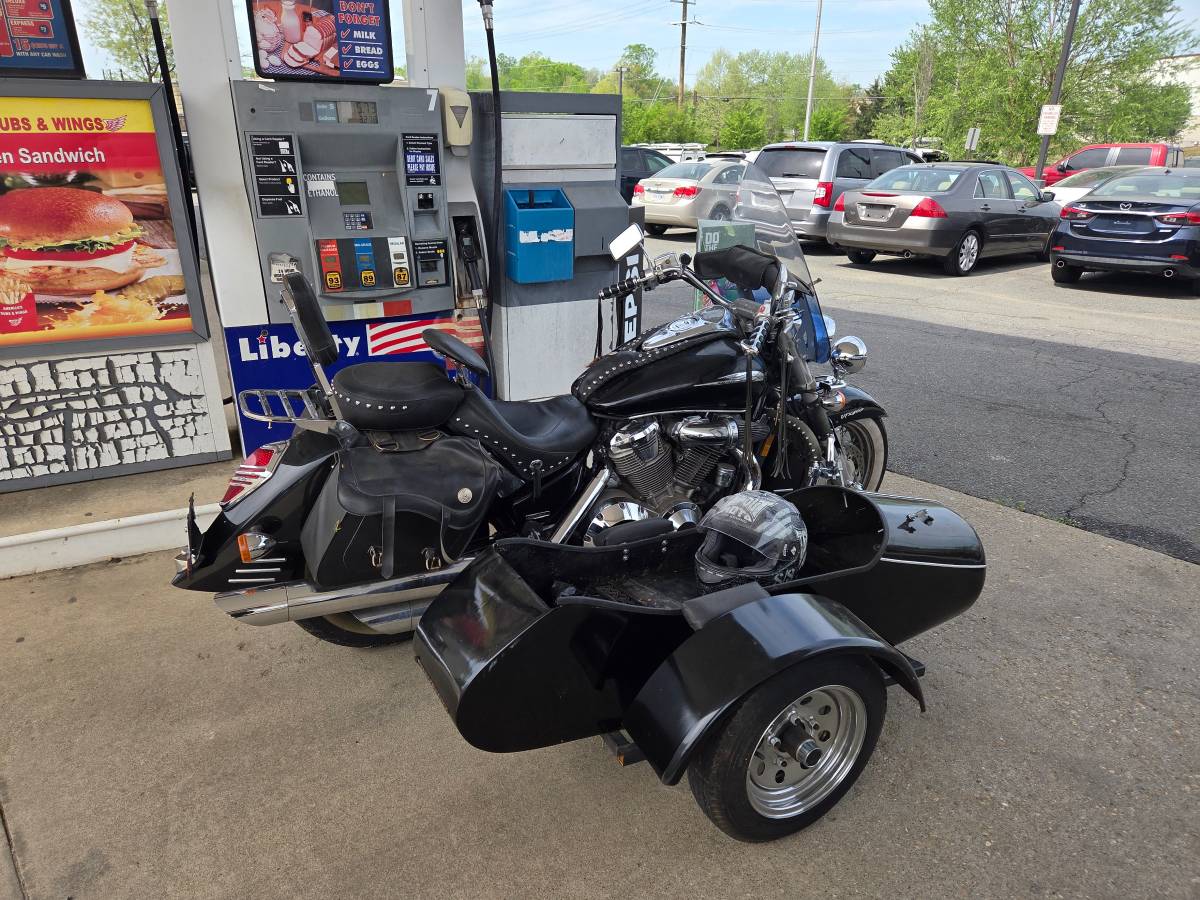 2003 HONDA VTX1800 with side carmotorcycle