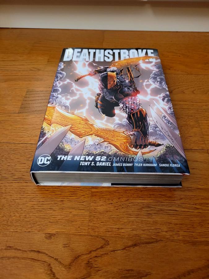 Deathstroke: The New 52 Omnibus Hardcover graphic novel comic book