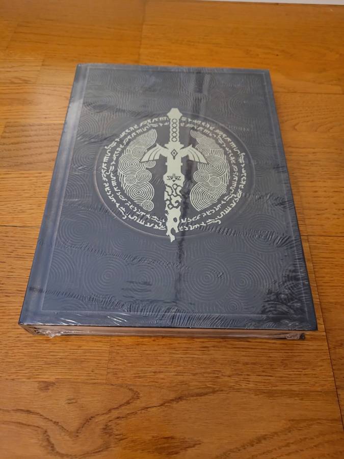 The Legend of Zelda: Tears of the Kingdom - Official Guide book