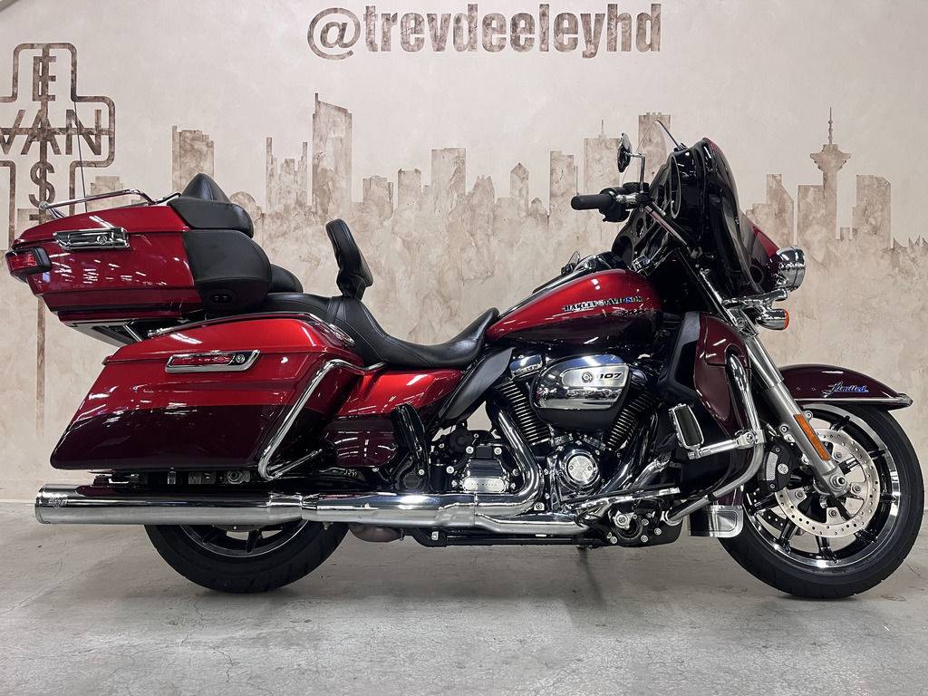 2018 Harley-Davidson FLHTKL - Ultra Limited Low SKU:U25-075 V Tw