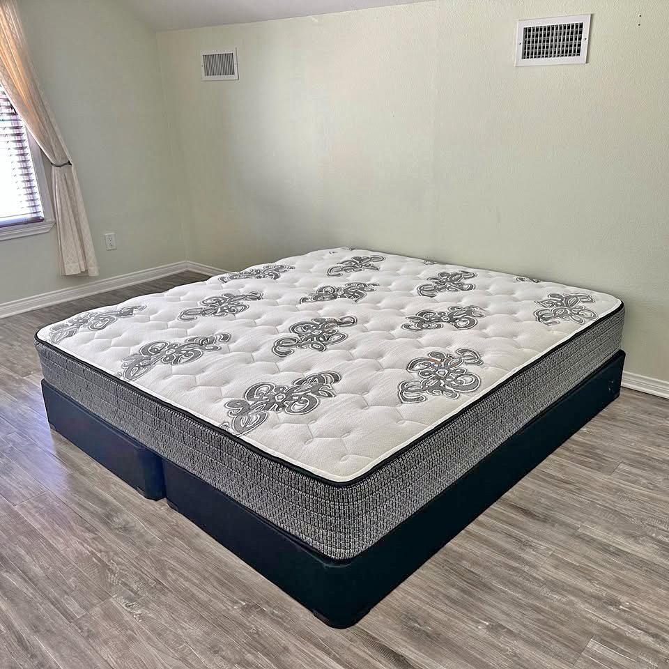 Brand new Twin size mattress and box spring with free home delivery 🚚