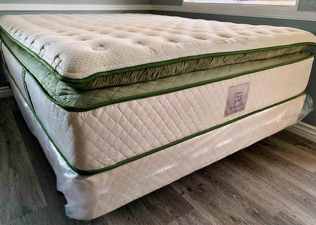 Never used mattress and boxspring Full size available ( somier y colchón full )