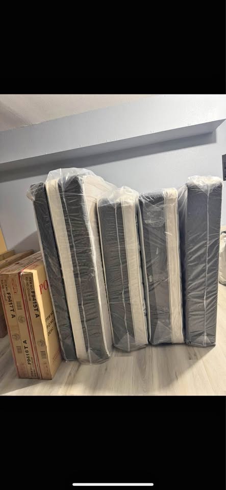 Moving Out Sale ||| Queen Mattress with Box Spring For Sale with Free Delivery
