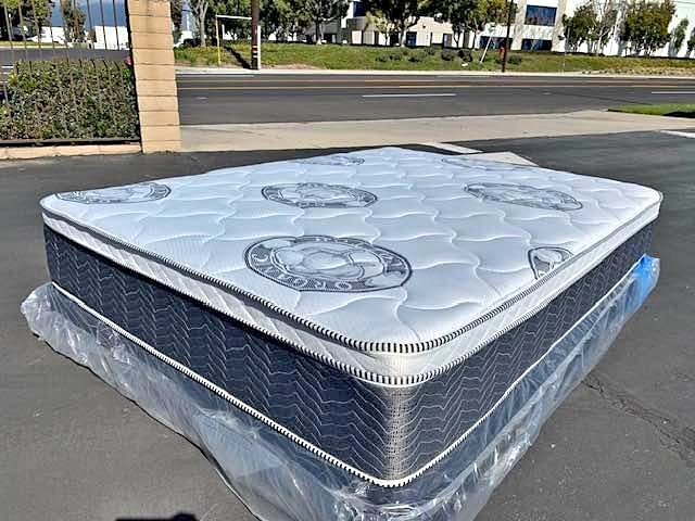 Brand new Full size mattress and box spring with free home delivery 🚚