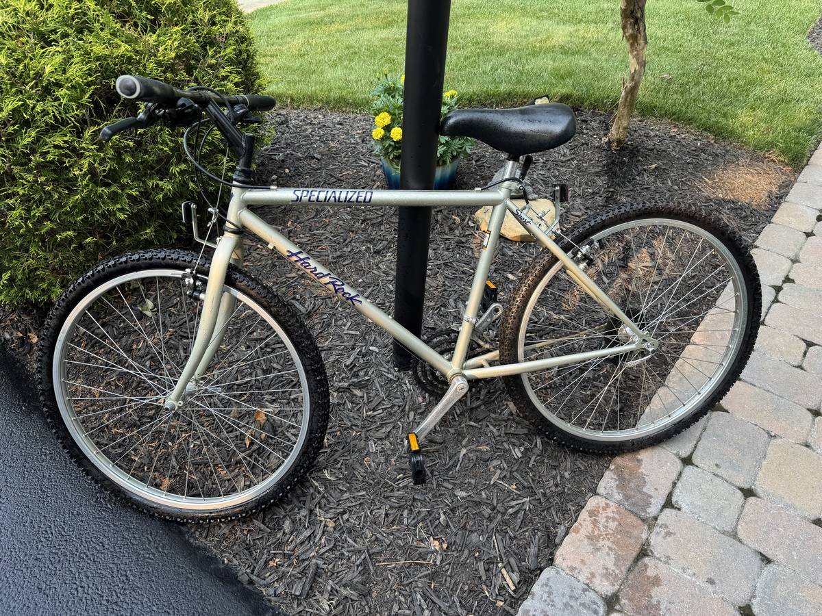 Mountain Bike- Specialized, Hard Rock
