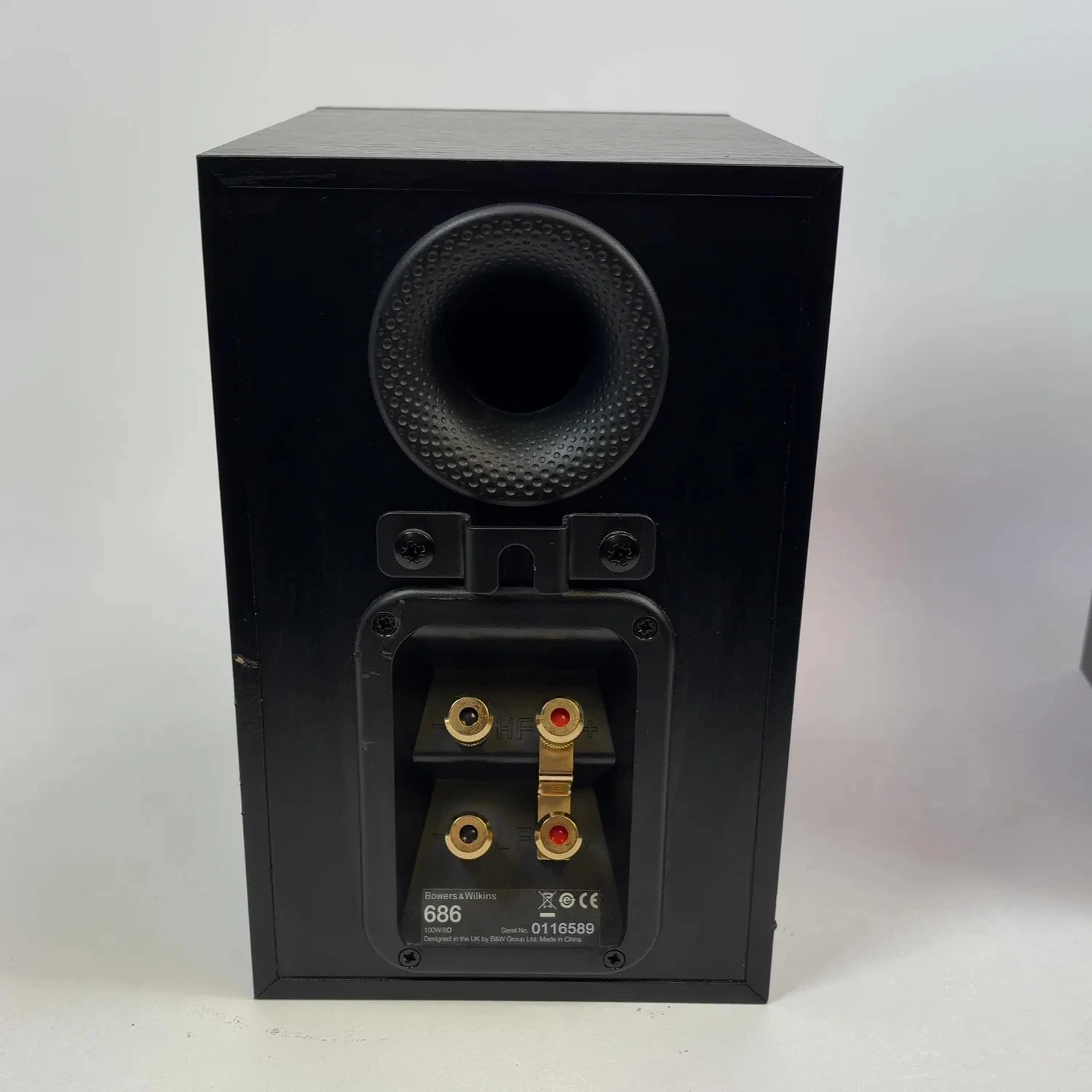 Bowers & Wilkins 686 Bookshelf Speaker Pair