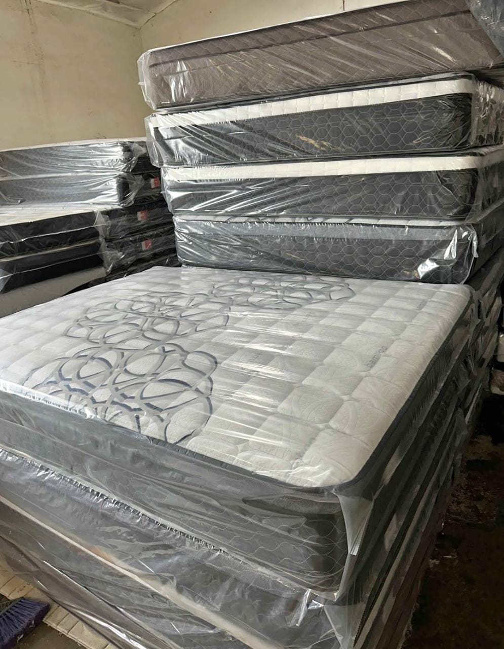 Brand new Full size mattress and box spring with free home delivery 🚚