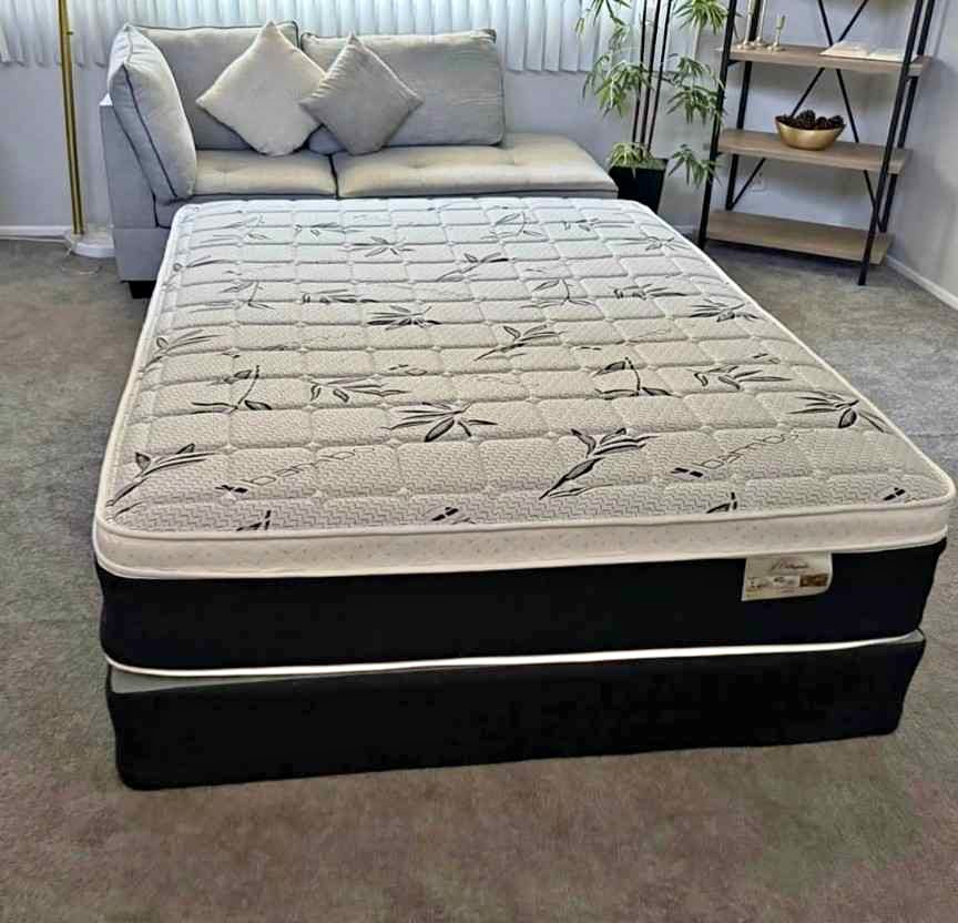 Brand new Full size mattress and box spring with free home delivery 🚚